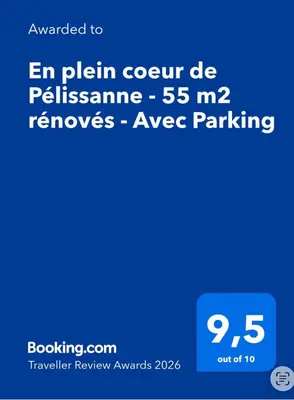 a view of an alley in a town with buildings at En plein coeur de Pélissanne - 55 m2 rénovés - Avec Parking in Pélissanne
