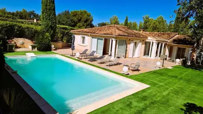 a swimming pool in the yard of a house at La Tissonnière Oasis d Exception entre Mer Alpilles et Luberon Spa et Piscine à 10 min d Aix en Provence in Saint-Estève-Janson