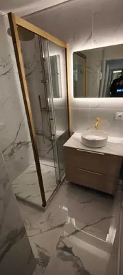 a bathroom with a sink and a mirror at Village Pont Royal en Provence - maeva Home - Appartement cosy et climatisé 2 pièces 4 personnes - Sélection - super Home MAE-2154 in Mallemort