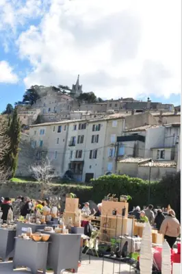 a group of people standing in front of a building at BOHO 1 Vue Exceptionnelle in Bonnieux