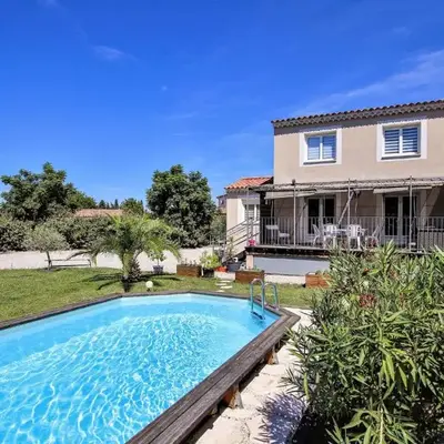 Gorgeous Home In Aubignan