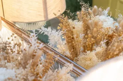 a bunch of dried plants in a bowl with a brush at La Réserve de Salon de Provence in Salon-de-Provence