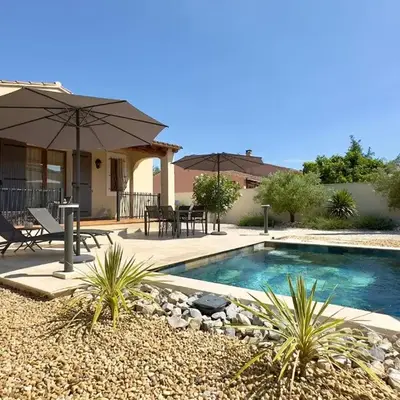 Les Lauriers Blancs air-conditioned villa with swimming pool