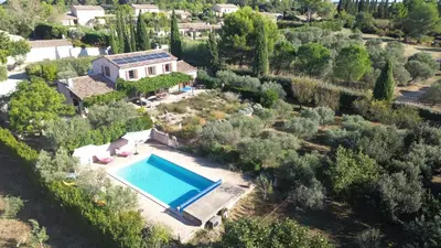 an aerial view of a villa with a swimming pool at Mas de Lavande in Saint-Rémy-de-Provence
