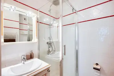 a bathroom with a sink and a shower at Village Pont Royal en Provence - maeva Home - Appartement climatisé avec terrasse 4 pièces 7 personnes - Prestige - super Home MAE-3801 in Mallemort