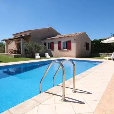 pretty detached villa with private swimming pool