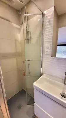 a bathroom with a shower and a sink at LOU BRISOU in Saint-Saturnin-les-Apt