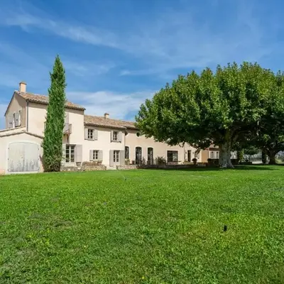 Les Deux Mas