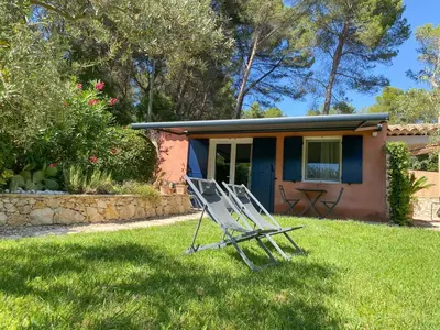 a group of lawn chairs in front of a house at la chamade grande chambre B&B indépendante in Ventabren