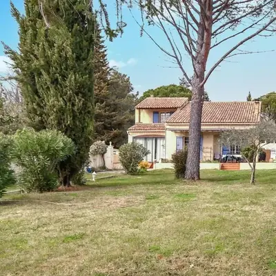 Stunning Home In Loriol-Du-Comtat