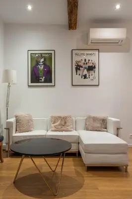 a living room with two couches and a coffee table at Le Yona Mirabeau - Appartement T3 Atypique situé dans le centre ville historique - proche Rotonde in Aix-en-Provence