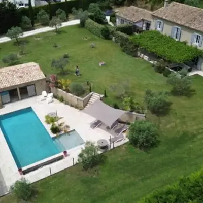Mas Provençale entre Avignon et St Remy de Provence