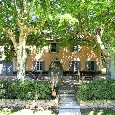 Provencal Farm with swimming pool near Isle sur la Sorgue - 10 people.