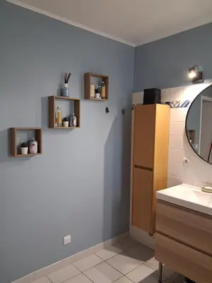 a bathroom with a sink and a mirror at Chez Kristina in Entraigues-sur-la-Sorgue
