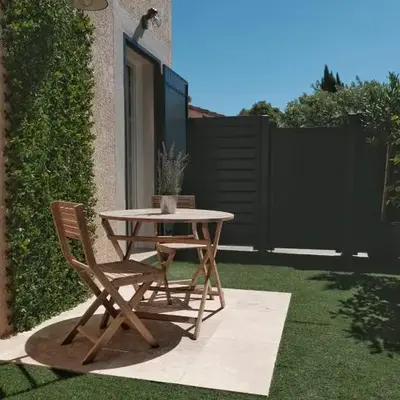 Studio rénové avec belle terrasse
