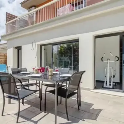 Villa confortable à Morières-lès-Avignon avec jardin privé
