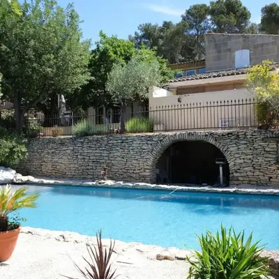 Charming Provencal Mas with pool by Taillades