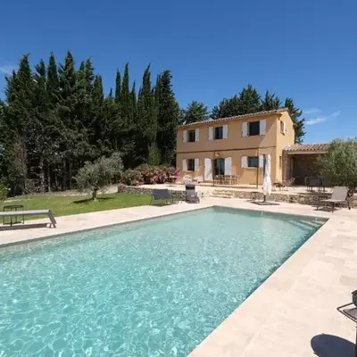 Air-conditioned villa with private pool overlooking Roussillon - Luberon - 8 people.