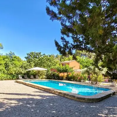 Aix en Provence charmante villa piscine cadre verdoyant 6 personnes
