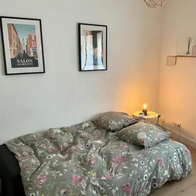 a kitchen with a sink and a microwave at Appartement hyper centre climatisé in Salon-de-Provence