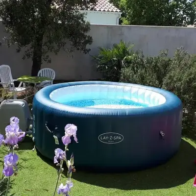 Nice flat with jacuzzi and garden