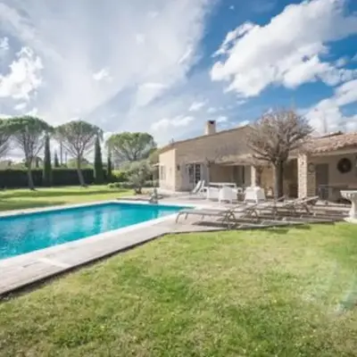 villa avec piscine à Gordes