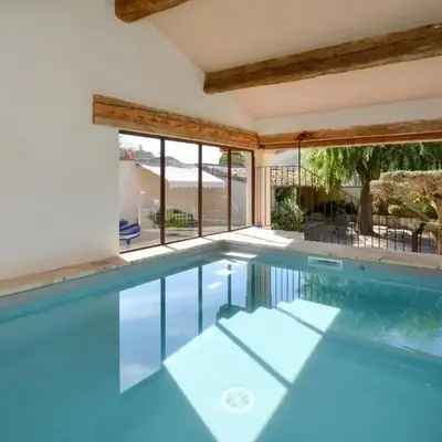 Stunning Home In Noves With Wifi