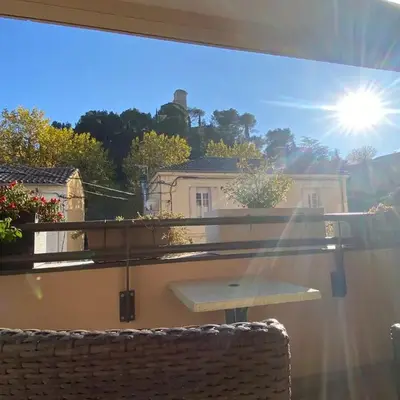 T3 au pied des Tours du Château