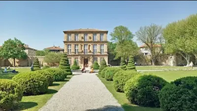 a large house with a garden in front of it at 25 rue Celony - Le Vendome - Jacuzzi - VideoProjecteur in Aix-en-Provence