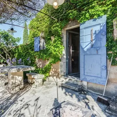 Charming Cottage in Oppède amidst Vineyards