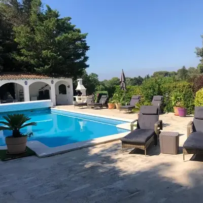 villa spacieuse piscine jacuzzi 8 chambres 16 couchages
