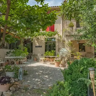 CHAMBRES D'HÔTES L'Oréliane en Provence Adults Only