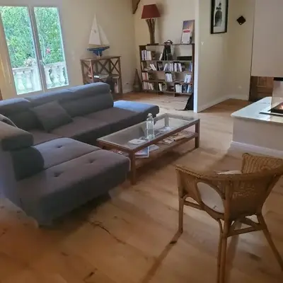 Charming Famillial House with pedestrian access to Village