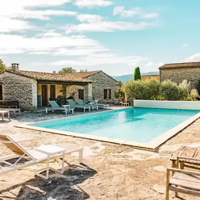 Maison de charme avec piscine chauffée à Gordes