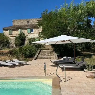 Authentique mas provençal avec piscine