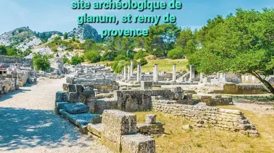 a view of the ruins of thereekreekreek city of ephesiae at Maison de village rénovée au pied des alpilles in Mollégès