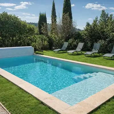 Maison en pierre avec piscine chauffée