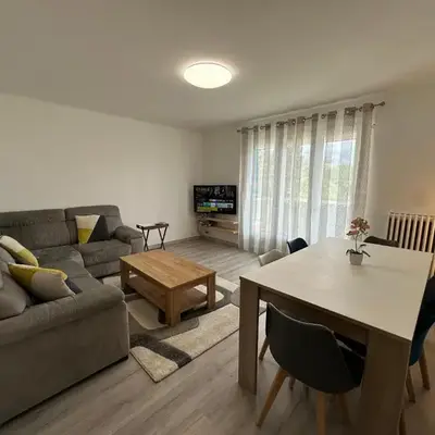 Appartement Lumineux avec Balcon