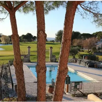 Appartement de charme sur le domaine de Pont Royal à Mallemort