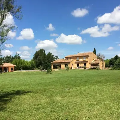 Grande maison avec piscine
