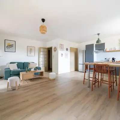 Maison proche Avignon Clim Terrasse wifi 4pers