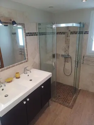 a bathroom with a sink and a shower at Gite au calme, sur domaine vinicole avec piscine chauffée partagée idéal rando et vélo in Mormoiron
