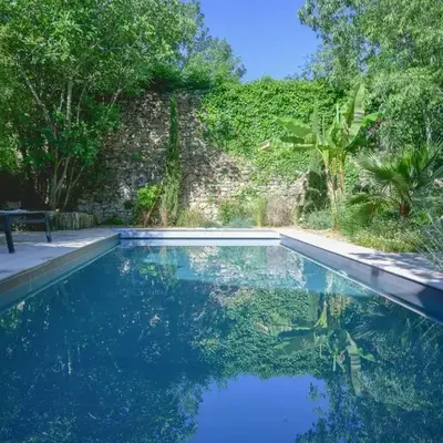 Artist's Villa With Pool Near Aix-En-Provence