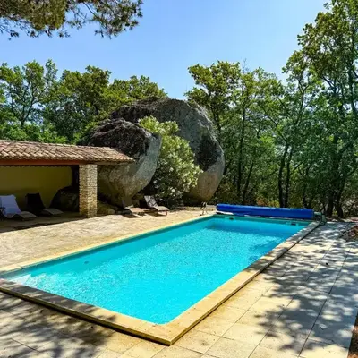 Mas à Gordes avec piscine et vue incroyable à 900m du village