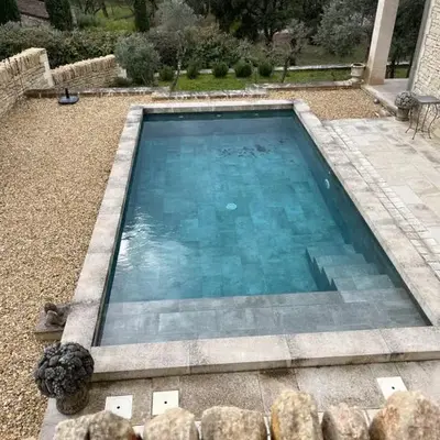 Maison dans un hameau avec piscine