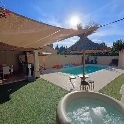 Maison villa avec piscine et spa
