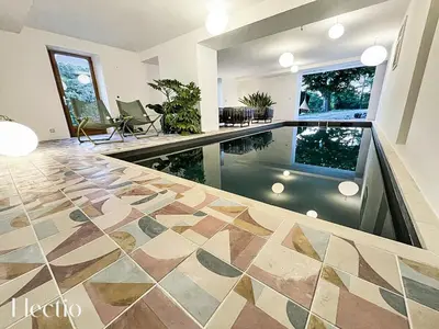 an empty house with a swimming pool in the floor at Parenthèse en Luberon in Rustrel