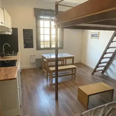Studio climatisé au centre du village