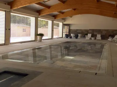 a large room with a glass floor in a building at Chalet 3 pièces avec terrasse, 4 pers, confort et calme - API-1-52-742 in Noves