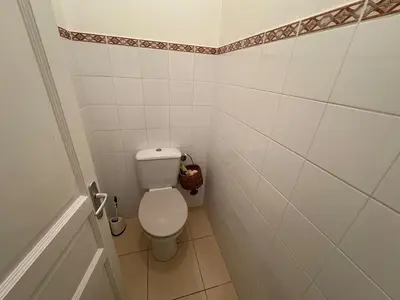 a small bathroom with a toilet in a room at Appartement dans Aix-en-Provence - Sainte Victoire in Saint-Marc-Jaumegarde